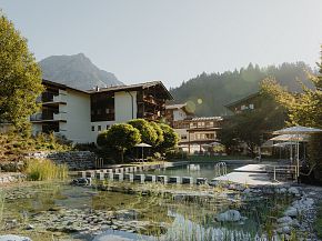 Gartenansicht Hotel Kaiser in Scheffau