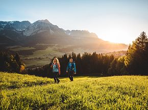 Fruehling-Wandern-Sonnenaufgang-Soell©mathaeusgartner